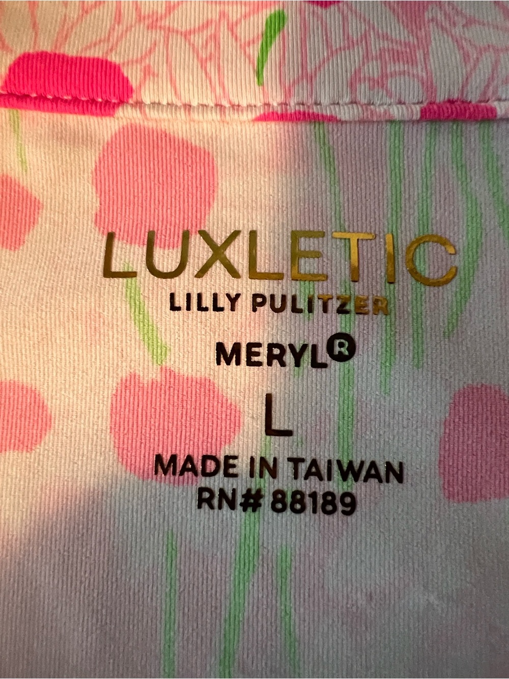 Lilly Pulitzer Luxletic Justine 1/2 Zip UPF 50 in conch shell pink sunny daisies - Picture 3 of 10